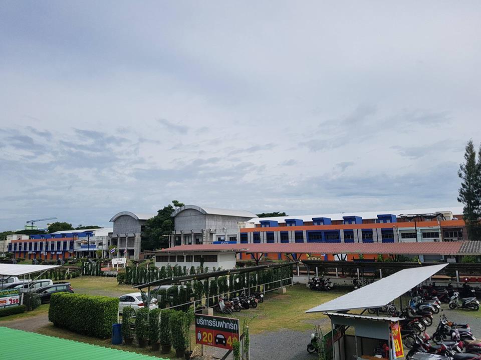 เจริญสิน เพลส Aparthotel บุรีรัมย์ ภายนอก รูปภาพ