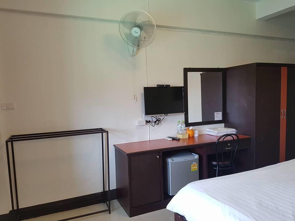 เจริญสิน เพลส Aparthotel บุรีรัมย์ ภายนอก รูปภาพ