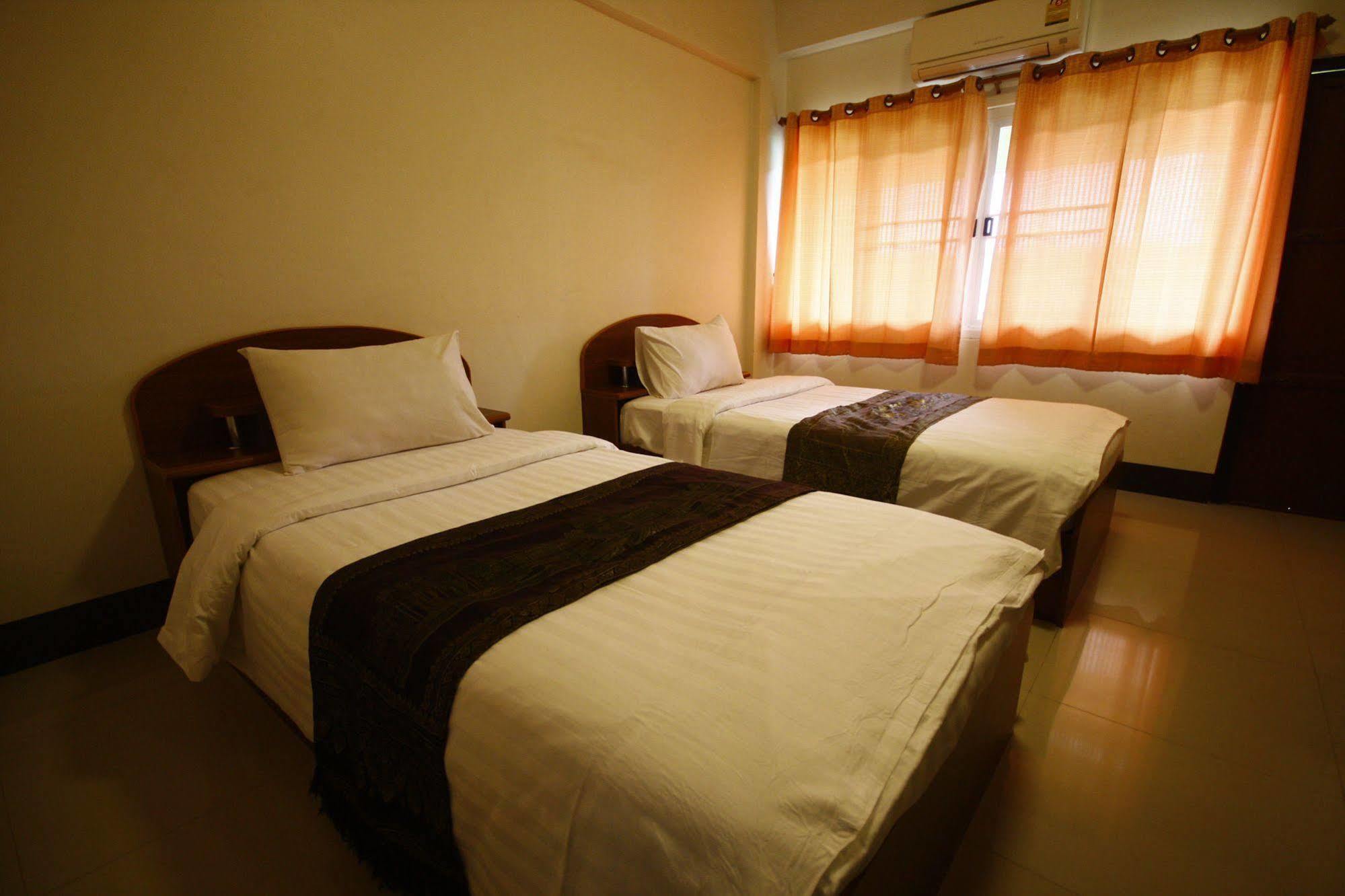 เจริญสิน เพลส Aparthotel บุรีรัมย์ ภายนอก รูปภาพ