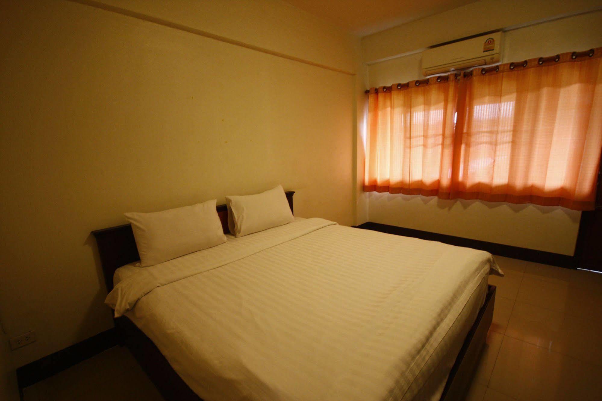 เจริญสิน เพลส Aparthotel บุรีรัมย์ ภายนอก รูปภาพ