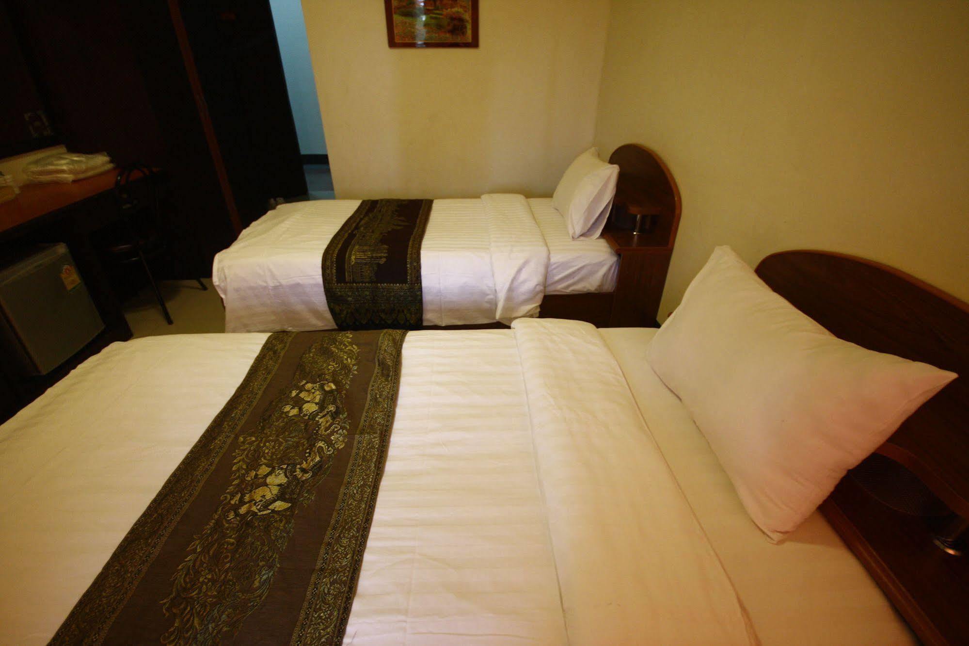 เจริญสิน เพลส Aparthotel บุรีรัมย์ ภายนอก รูปภาพ
