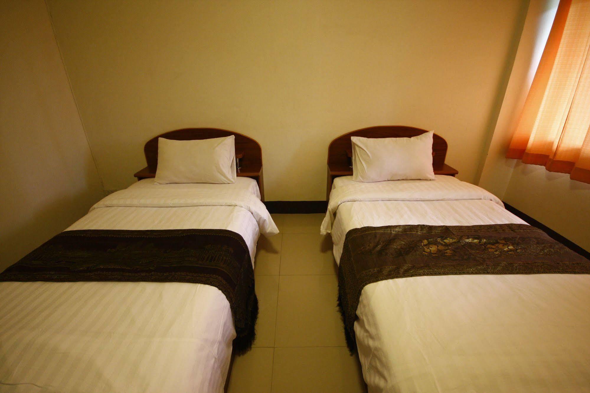 เจริญสิน เพลส Aparthotel บุรีรัมย์ ภายนอก รูปภาพ
