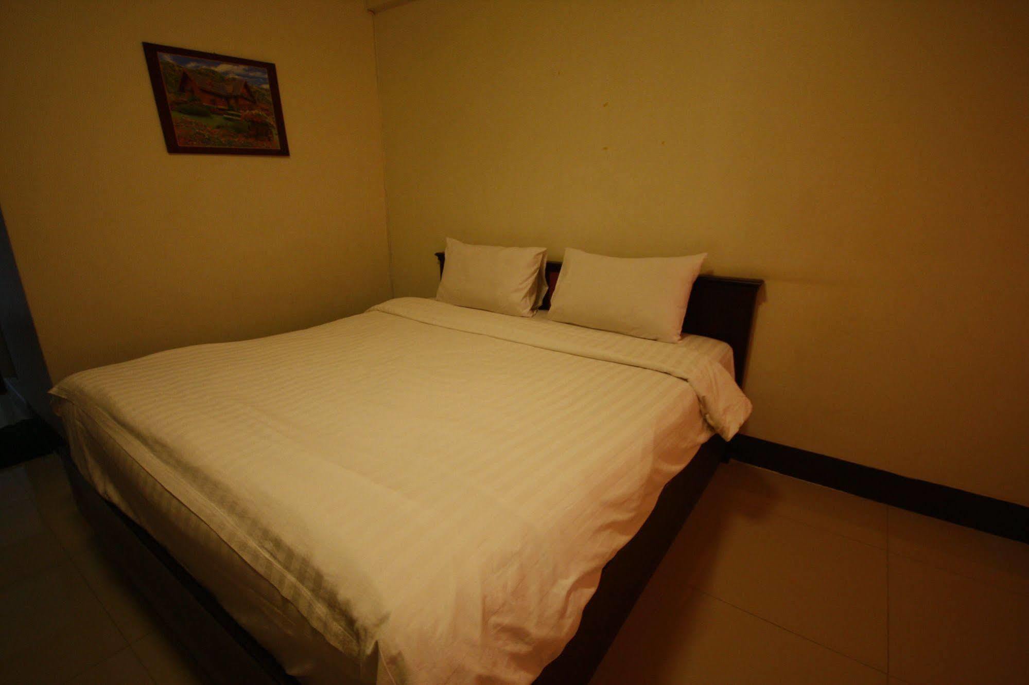 เจริญสิน เพลส Aparthotel บุรีรัมย์ ภายนอก รูปภาพ
