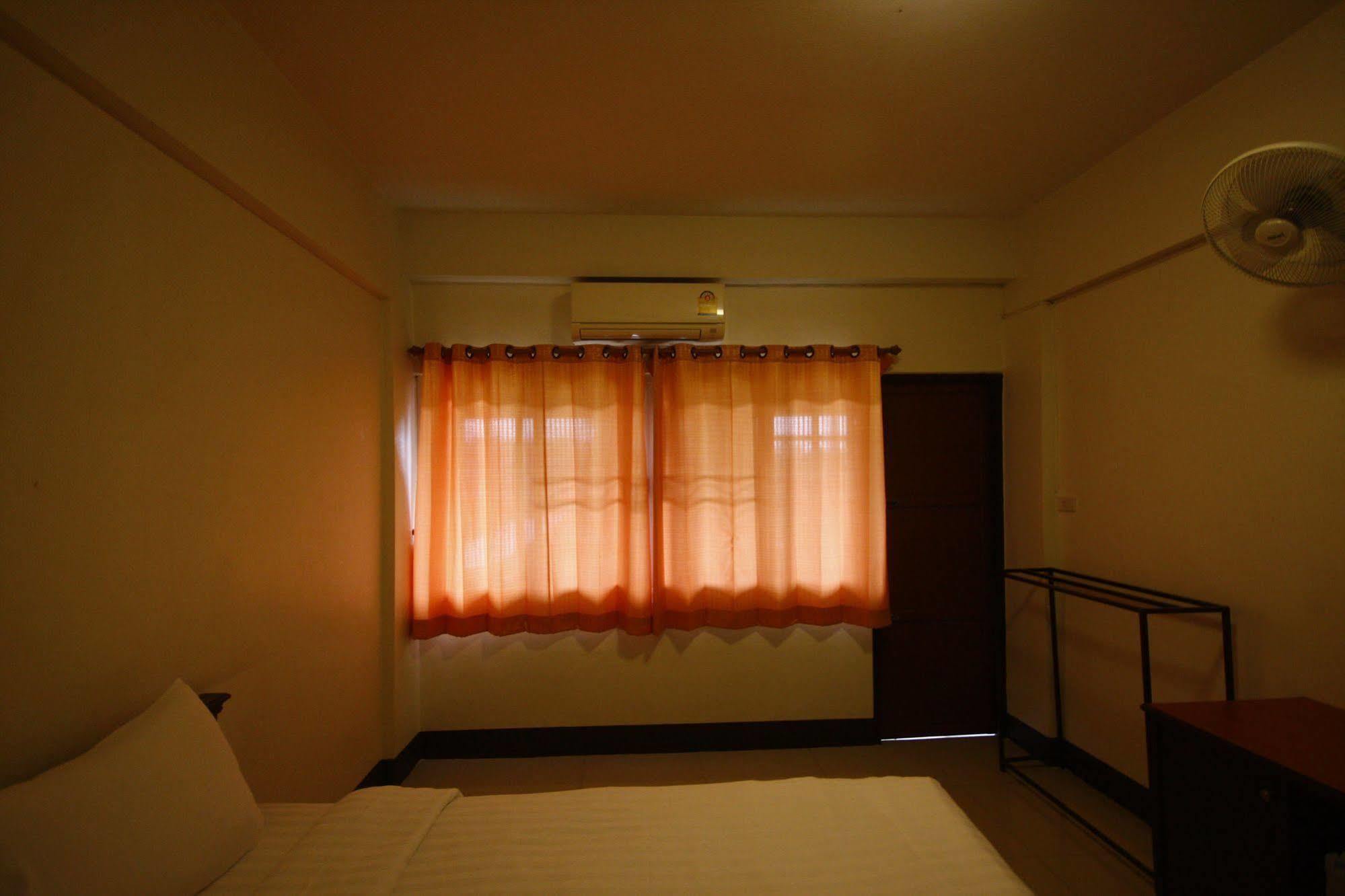 เจริญสิน เพลส Aparthotel บุรีรัมย์ ภายนอก รูปภาพ